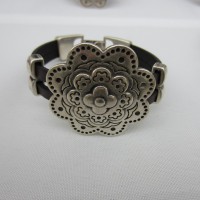 /album/fotogaleria-coleccion-pulseras/pulseras-de-cuero-7-jpg/